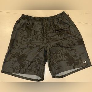 Tasc Camo Shorts Large. Similar to Lululemon.